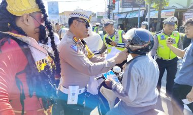 Polres-Ngawi--Libatkan--Tokoh-Wayang-Saat-Operasi-Patuh-Semeru-2024-Ajak-Masyarakat-Tertib-Lalin